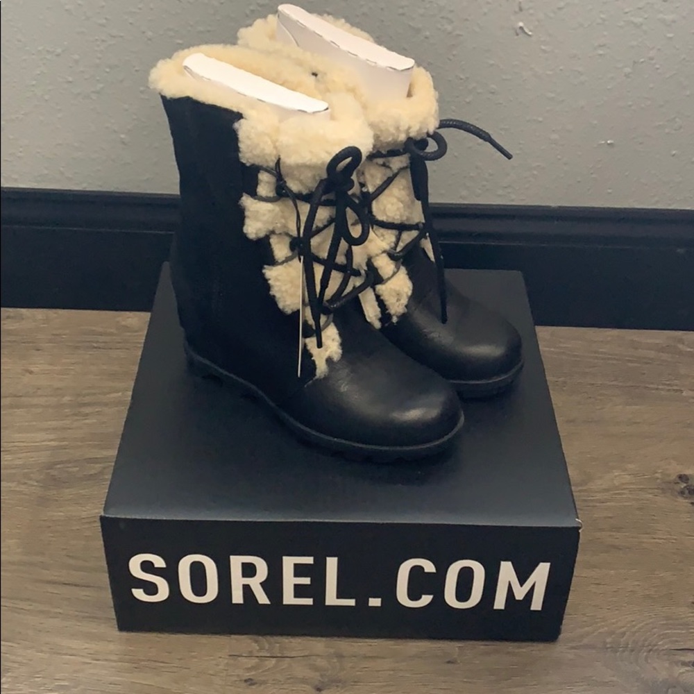 Joan of Arctic Wedge ll Genuine Shearling